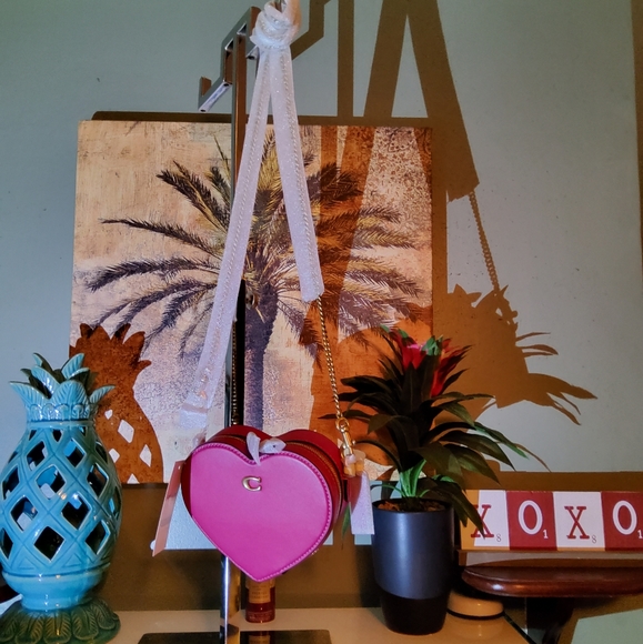 COACH RED HEART CROSSBODY 14 MINI PURSE❗️WITH VIDEO❗️BESTSELLER❗️❤️ - Picture 7 of 9